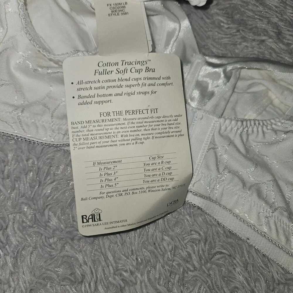 NWT Bali Women's Wirefree Bra Size 38DD White Floral Paisley Print Set of 2 Vtg